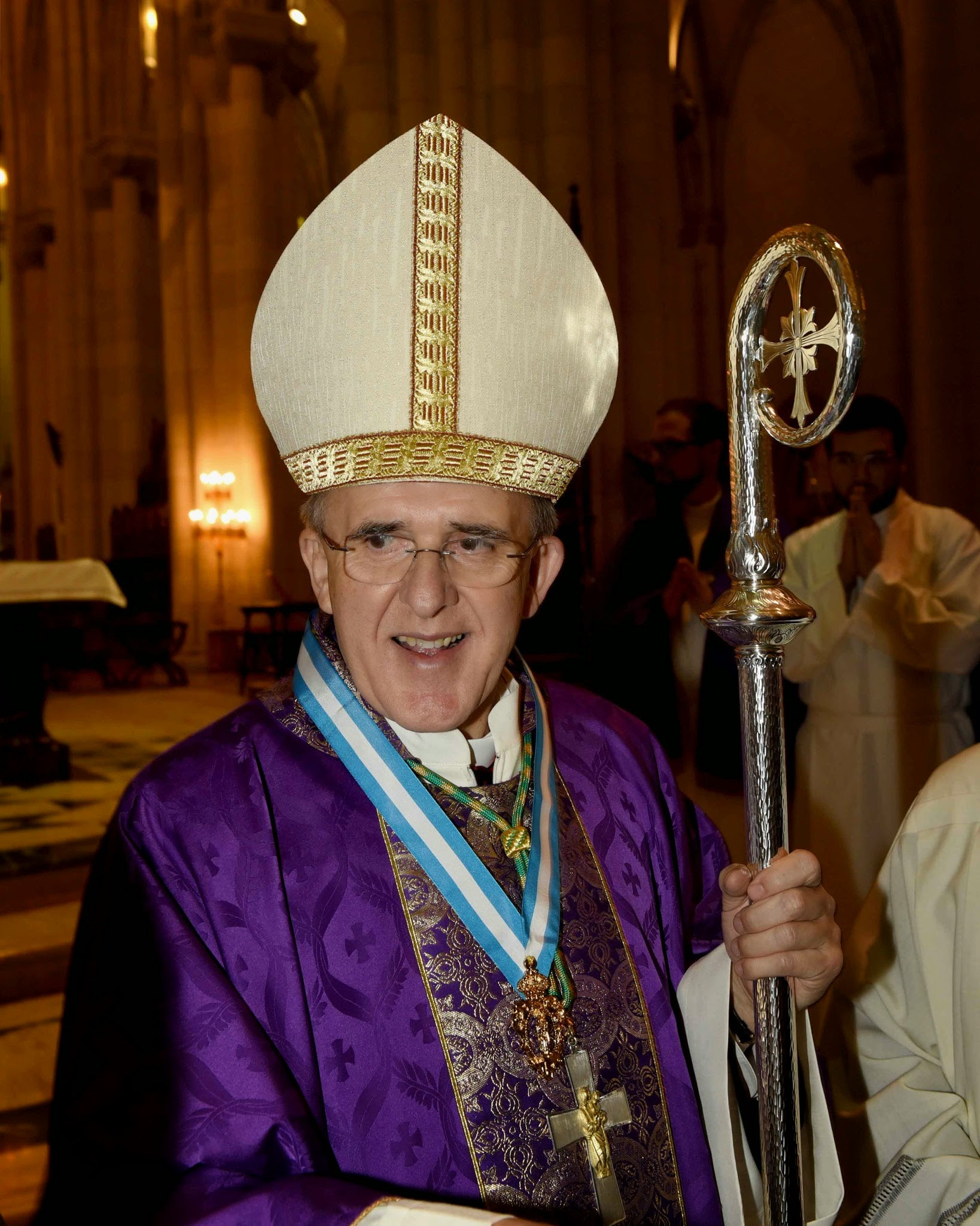 2014-12-10 - Entrega de la Medalla de la Real Esclavitud de Santa María la Real de la Almudena a D. Carlos Osoro