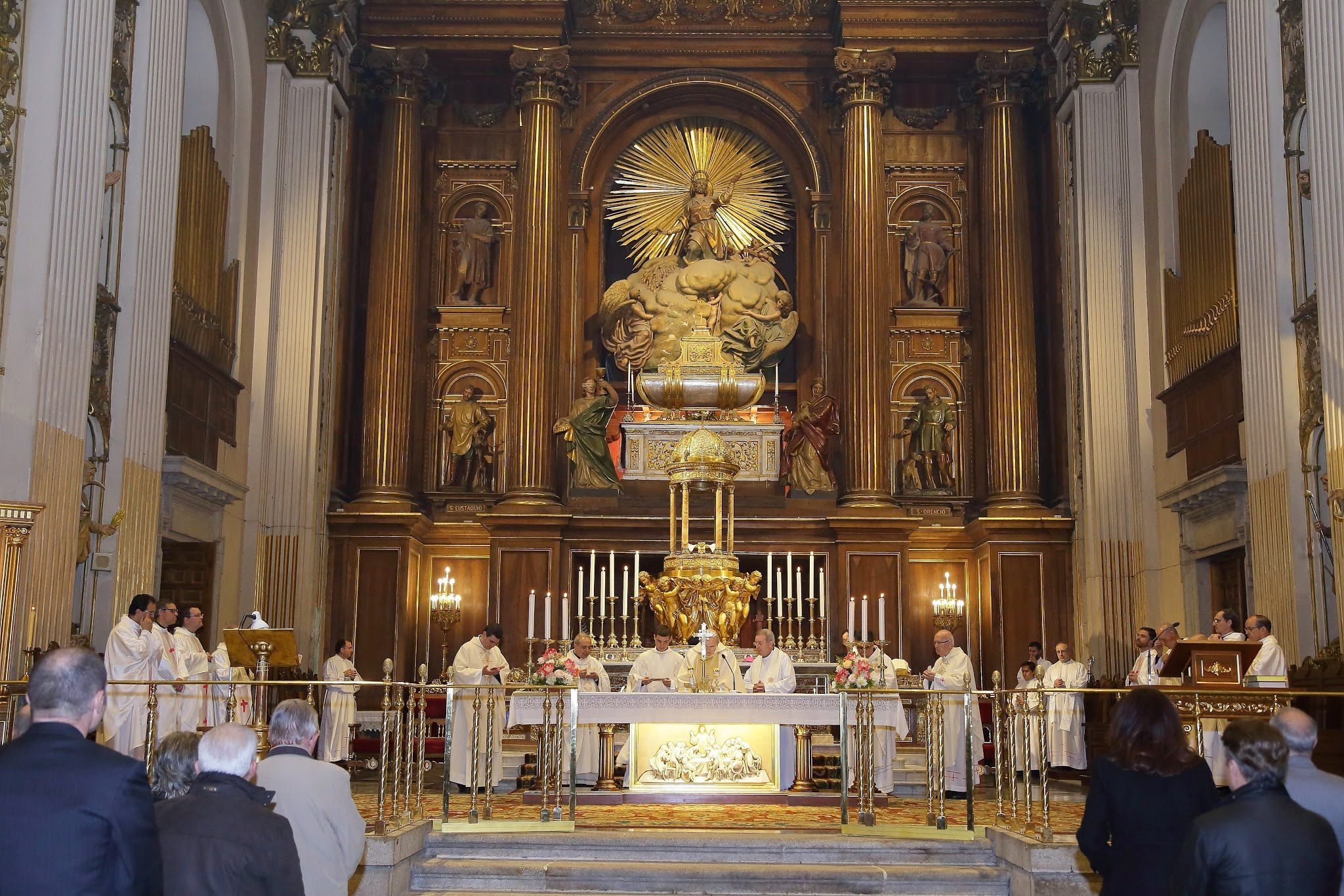 2015-03-25 - Eucaristía y Vigilia por la Vida en la Colegiata de San Isidro
