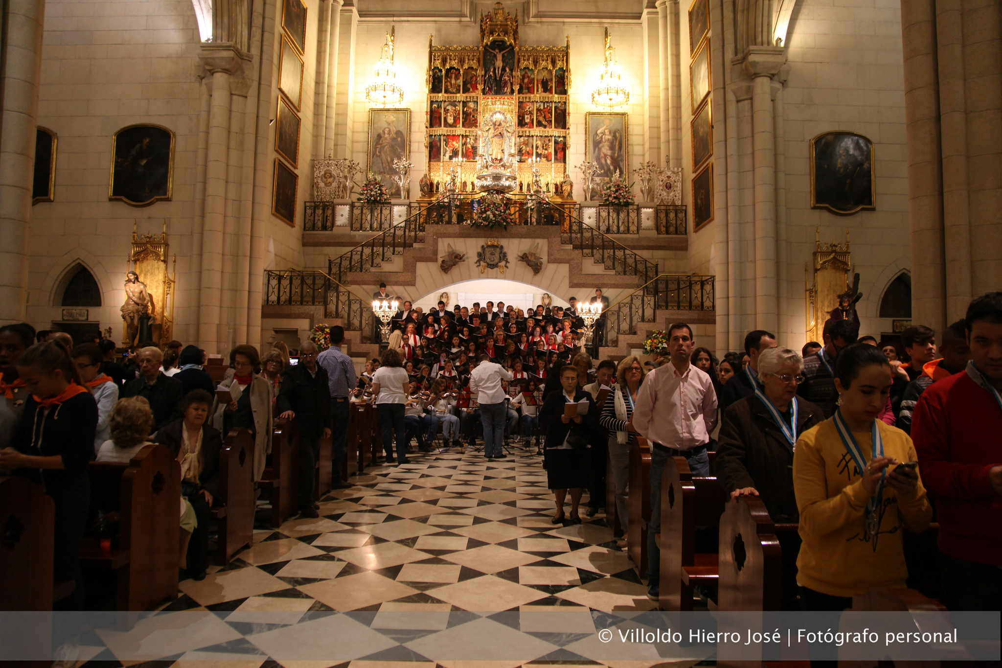 2015-11-09 - Vigilia de jóvenes. Festividad de la Almudena 2015