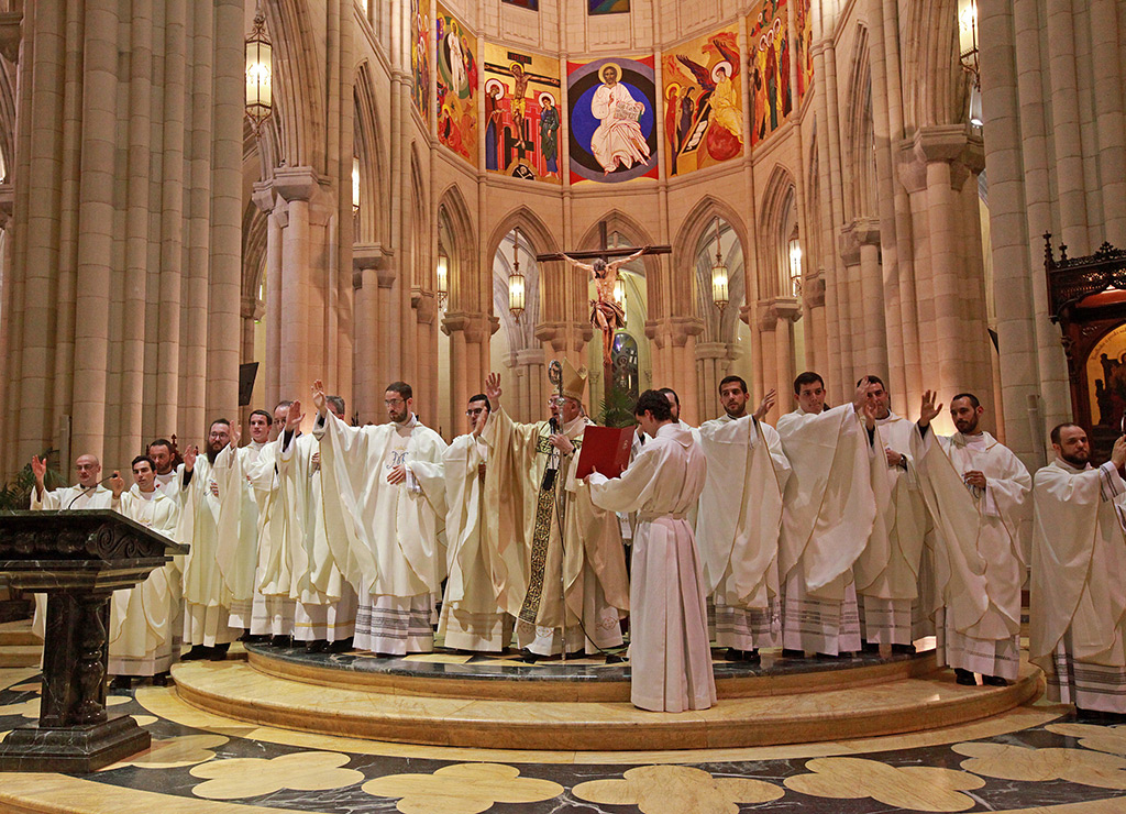2017-03-18 - Ordenación de nuevos presbíteros en la catedral de la Almudena