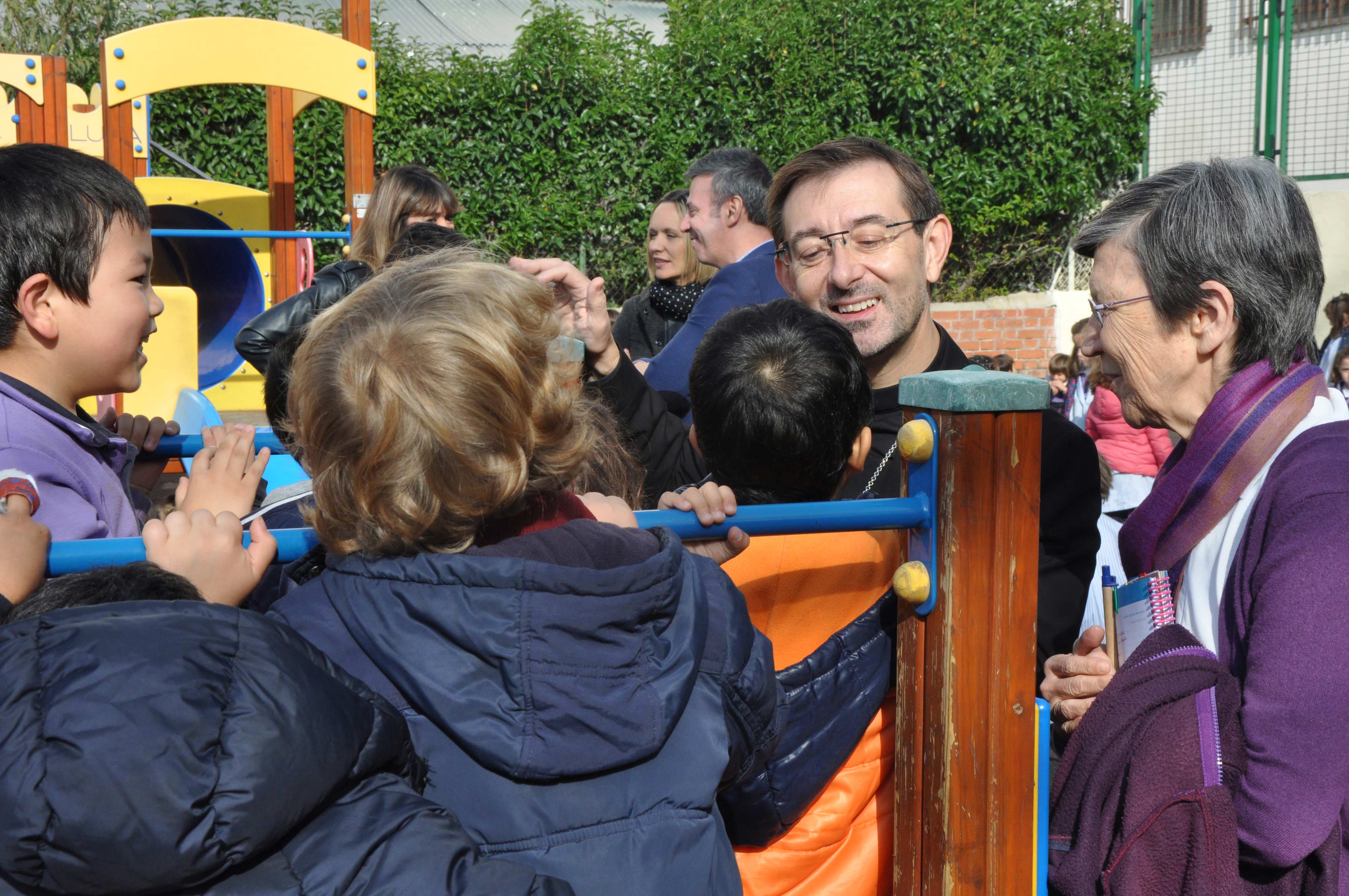 2019-10-30 - Monseñor Cobo visita el colegio La Asunción y la parroquia San Lorenzo