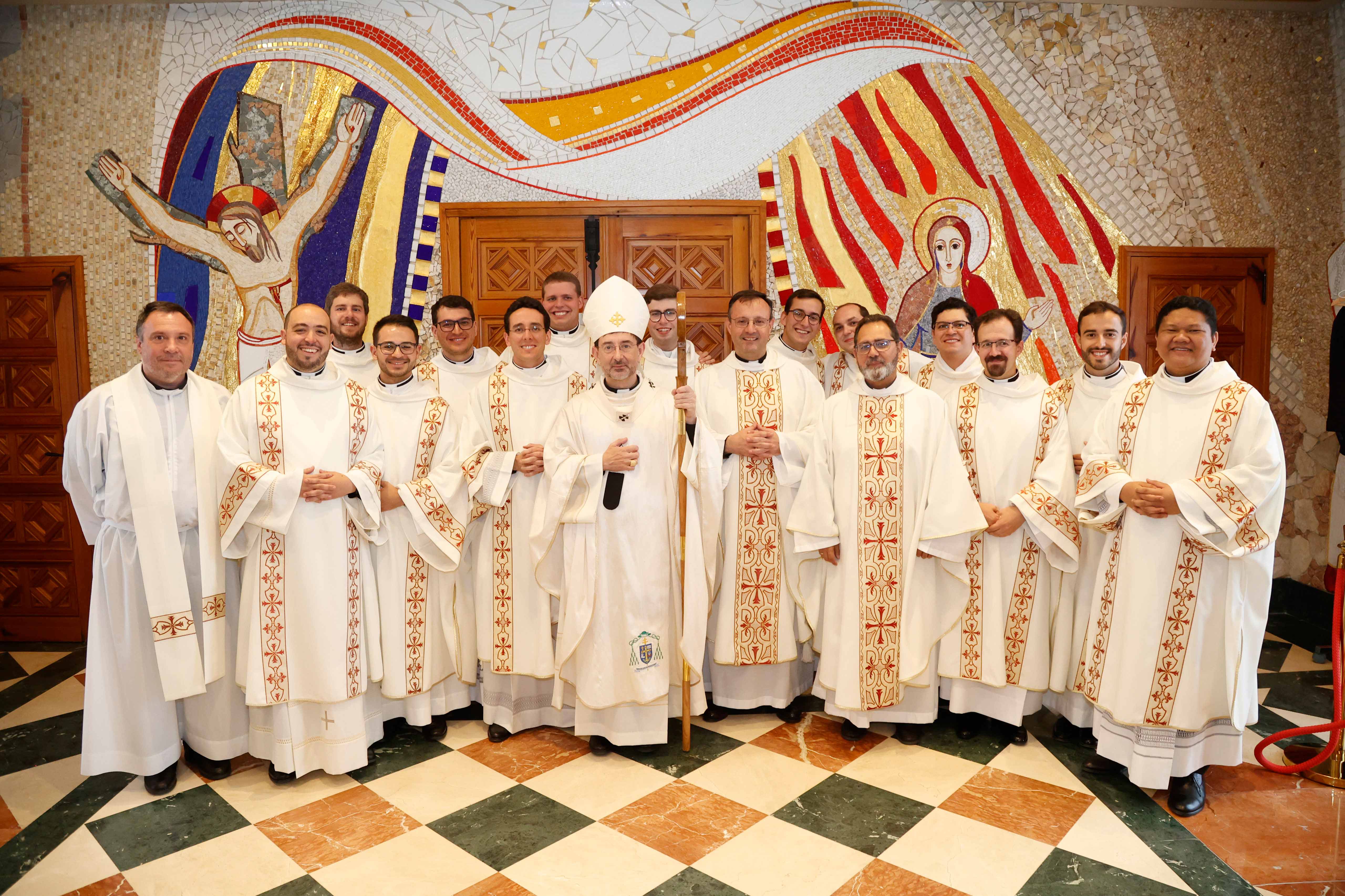 2024-06-22 - Ordenaciones diaconales en la catedral de la Almudena