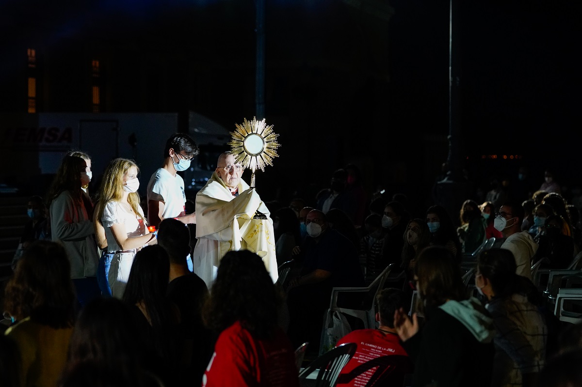 cruz jmj osoro adoracion