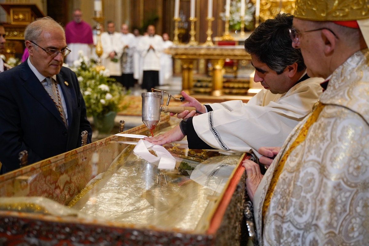 cierre arca cuerpo lacre velasco fernandez osoro