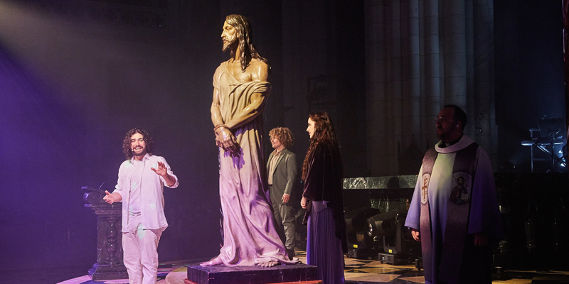 Divino cautivo via crucis