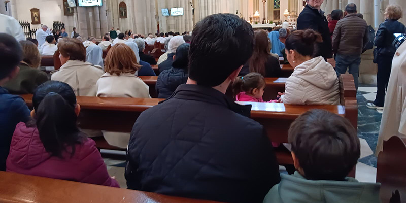 Misa Crismal 26 familia