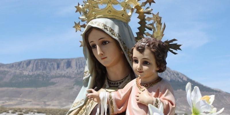 Bendici&oacute;n e imposici&oacute;n de escapularios en San Manuel Gonz&aacute;lez en la fiesta de la Virgen del Carmen