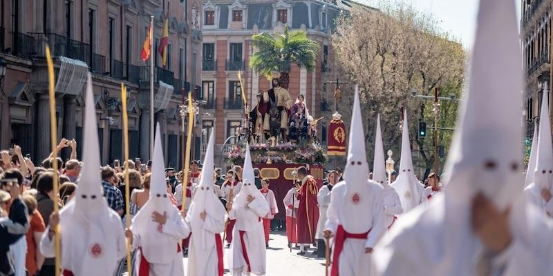 La Borriquita realiza su salida estacional en el Domingo de Ramos