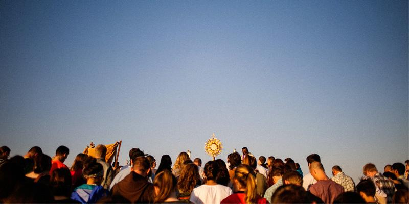 La verdadera revoluci&oacute;n es la santidad