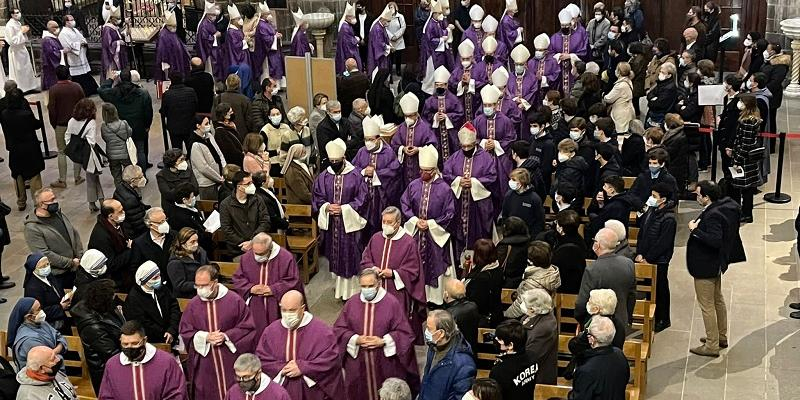 Monse&ntilde;or Cobo y monse&ntilde;or Montoya participan en el funeral por monse&ntilde;or Antonio Vadell