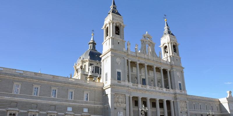 La catedral de la Almudena acoge este mes de mayo dos misas cantadas por la Escolan&iacute;a Virgen de la Almudena