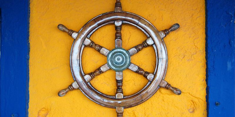 Quien reza tiene sus manos en el tim&oacute;n de la historia