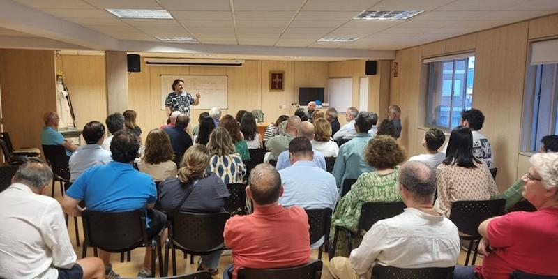 'Gintonic con Fe' de Nuestra Se&ntilde;ora del Carmen de Pozuelo o c&oacute;mo fortalecer la comunidad de forma original y atractiva