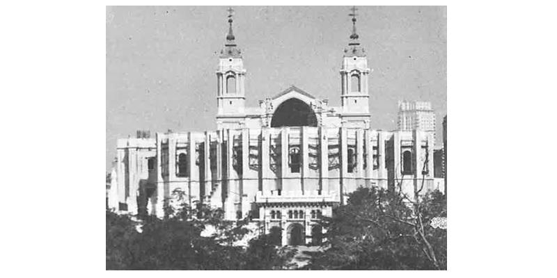 Breve memoria sobre la situaci&oacute;n y futuro de las obras inconclusas de la catedral de Santa Mar&iacute;a la Real de la Almudena (1973)