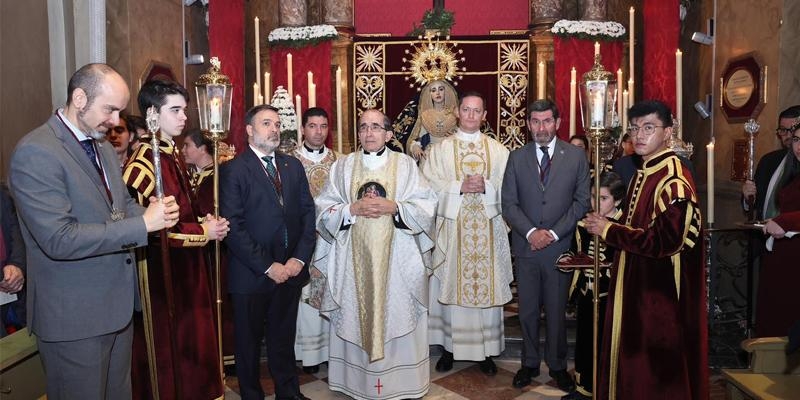 Los Estudiantes celebra la Funci&oacute;n Principal del Instituto y el preg&oacute;n de la Semana Santa, a cargo de Juan Ram&oacute;n Garc&iacute;a-Morato