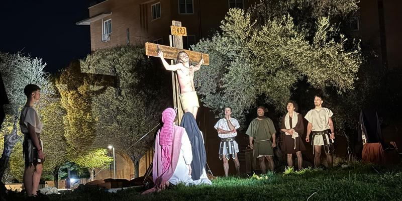 Toda una parroquia involucrada en la Pasi&oacute;n Viviente de Villaverde: &laquo;Esto es hacer la fe p&uacute;blica y un bien para el barrio&raquo;